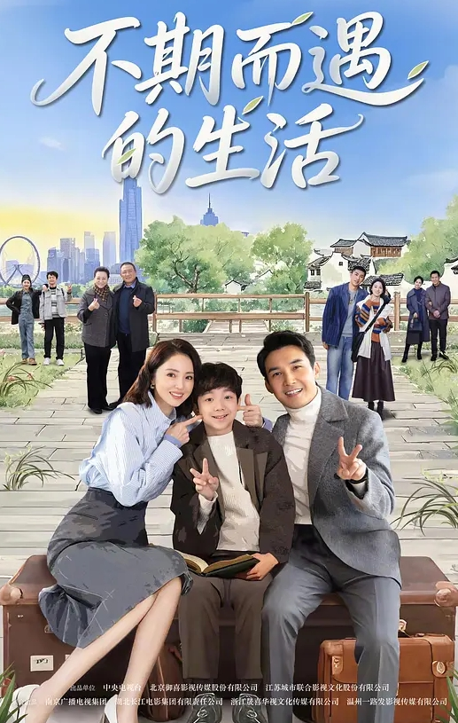 三个骚母狗被一群小伙轮着玩弄爆操 - LIBVIO